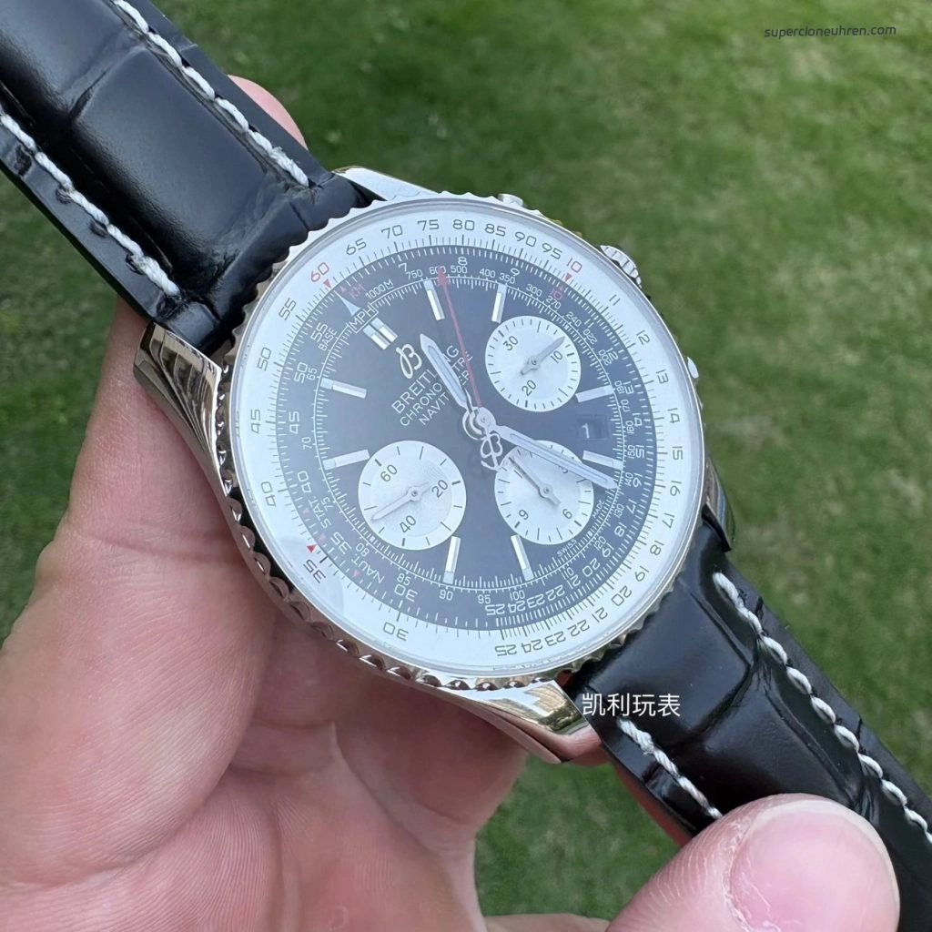 Premium Replica Uhr Breitling Navitimer B01 AB0121211B1X1 schwarzes Zifferblatt mit Lederband 43mm