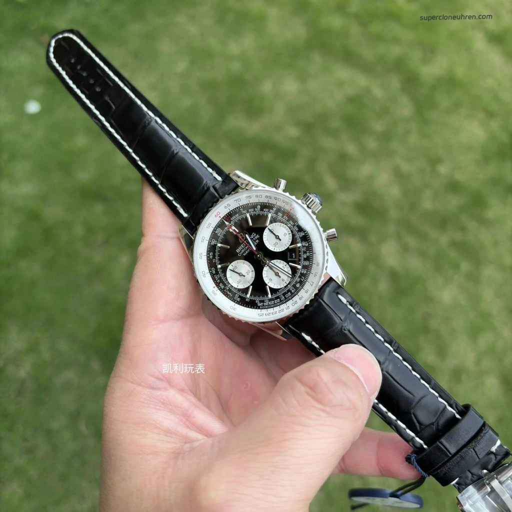 Premium Replica Uhr Breitling Navitimer B01 AB0121211B1X1 schwarzes Zifferblatt mit Lederband 43mm