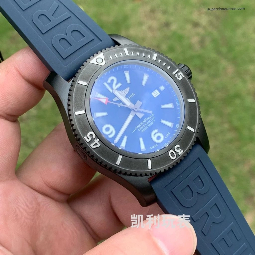 Premium Replica Uhr Breitling Superocean M17368D71C1S2 PVD-Schwarz mit Kautschukband 46mm
