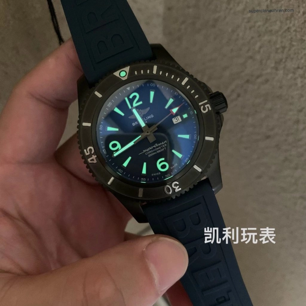 Premium Replica Uhr Breitling Superocean M17368D71C1S2 PVD-Schwarz mit Kautschukband 46mm