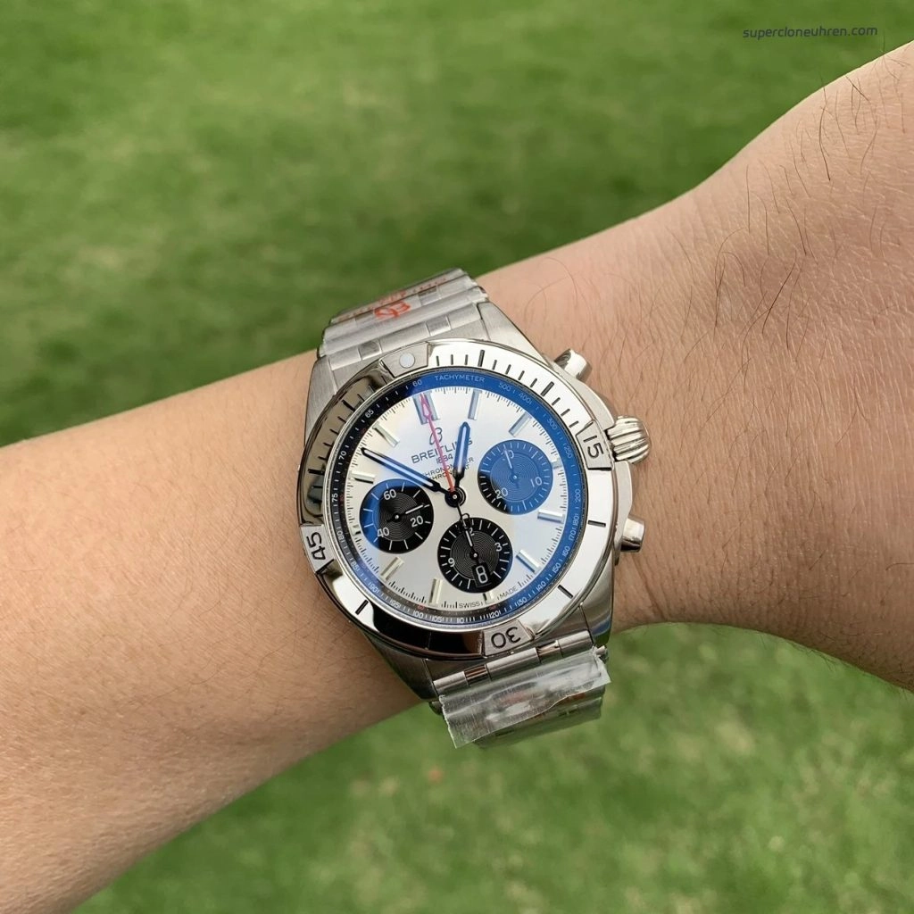 Super Clone Breitling Chronomat AB0134101G1A1 Panda-Zifferblatt mit Edelstahlarmband 42mm