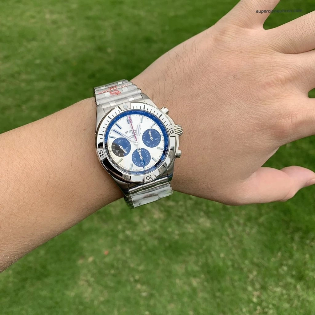 Super Clone Breitling Chronomat AB0134101G1A1 Panda-Zifferblatt mit Edelstahlarmband 42mm