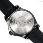 Premium Replica Uhr Breitling Avenger V17310101B1W1 Schwarz mit Textil-Kautschukband 44 mm
