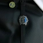 Premium Replica Uhr Breitling Avenger V17310101B1W1 Schwarz mit Textil-Kautschukband 44 mm