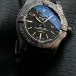 Premium Replica Uhr Breitling Avenger V17310101B1W1 Schwarz mit Textil-Kautschukband 44 mm
