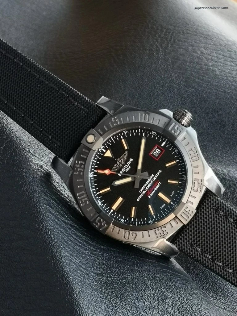 Premium Replica Uhr Breitling Avenger V17310101B1W1 Schwarz mit Textil-Kautschukband 44 mm