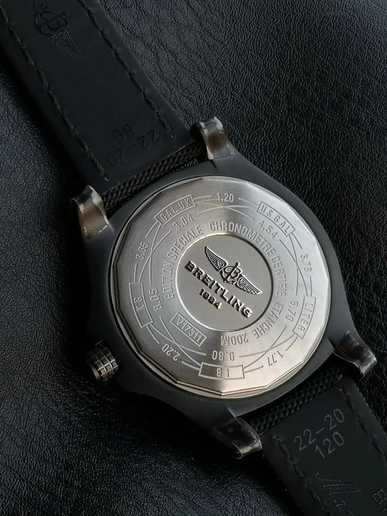 Premium Replica Uhr Breitling Avenger V17310101B1W1 Schwarz mit Textil-Kautschukband 44 mm