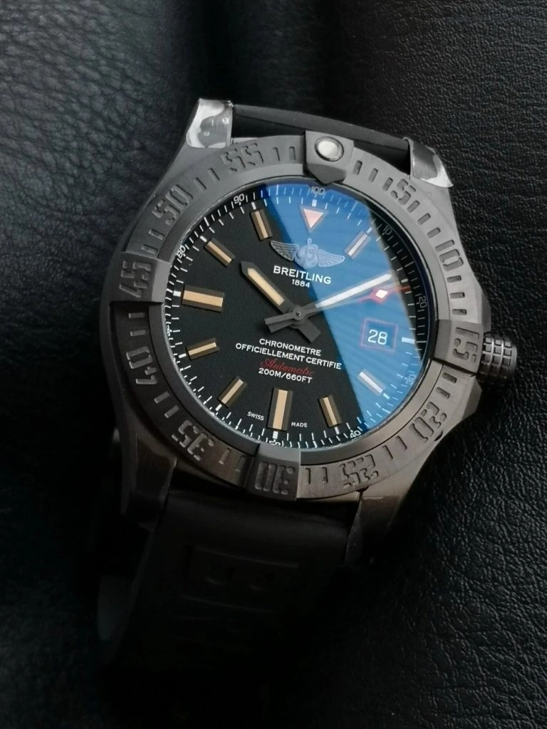 Premium Replica Uhr Breitling Avenger V17310101B1W1 Schwarz mit Textil-Kautschukband 44 mm