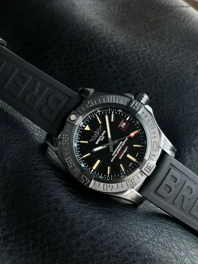 Premium Replica Uhr Breitling Avenger V17310101B1W1 Schwarz mit Textil-Kautschukband 44 mm