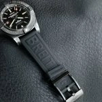 Premium Replica Uhr Breitling Avenger V17310101B1W1 Schwarz mit Textil-Kautschukband 44 mm