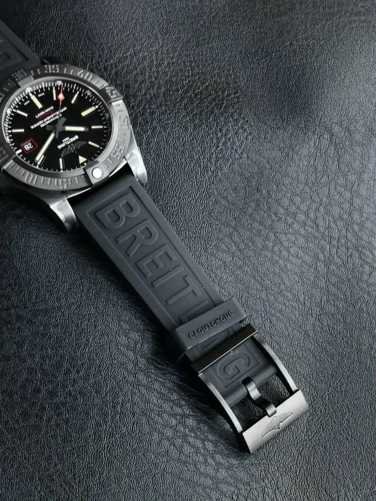 Premium Replica Uhr Breitling Avenger V17310101B1W1 Schwarz mit Textil-Kautschukband 44 mm