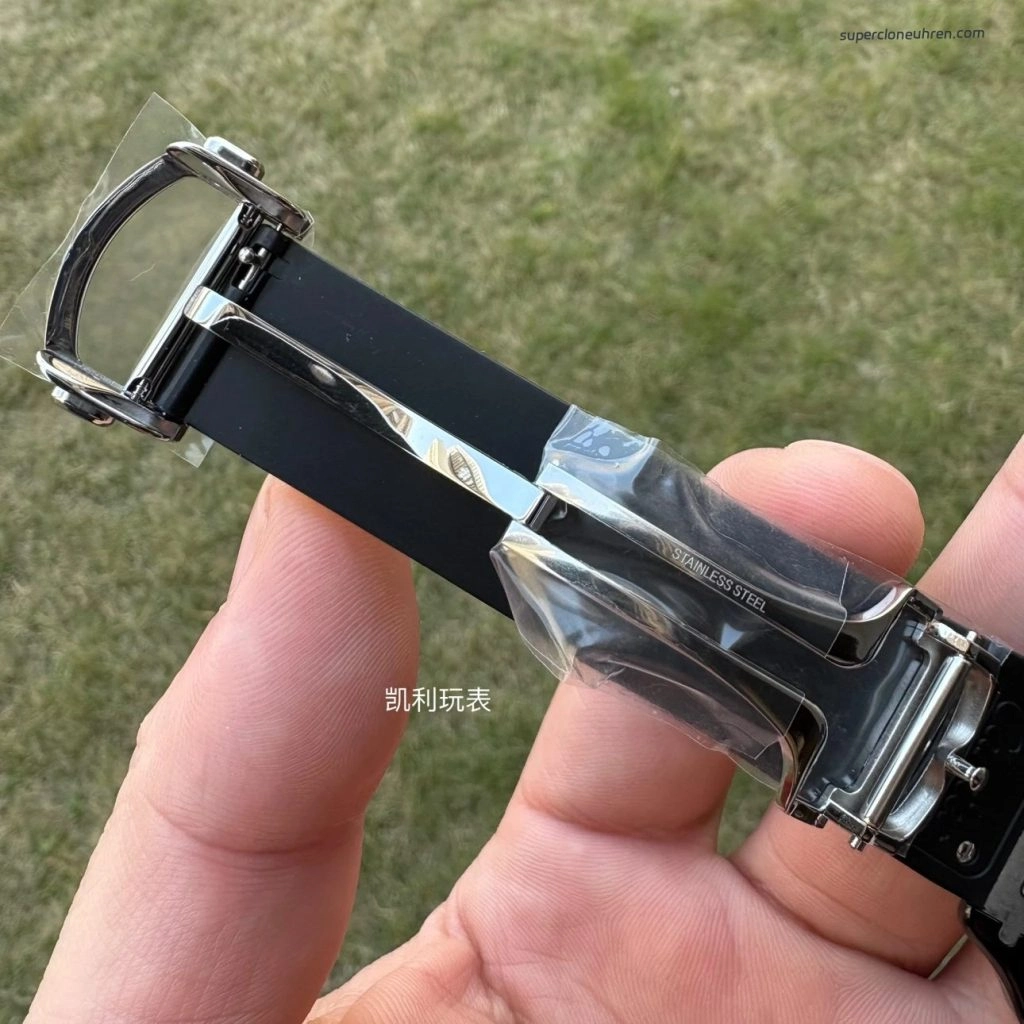 1:1 Super Clone Uhr Cartier Santos WSSA0039 Blackout-Look 39,8 mm