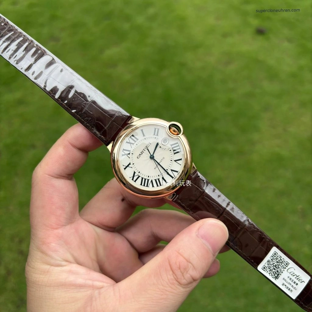 Premium Replica Uhr Cartier Ballon Bleu WGBB0017 Roségold mit blauen Zeigern 42mm