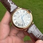 Premium Replica Uhr Cartier Ballon Bleu WGBB0017 Roségold mit blauen Zeigern 42mm
