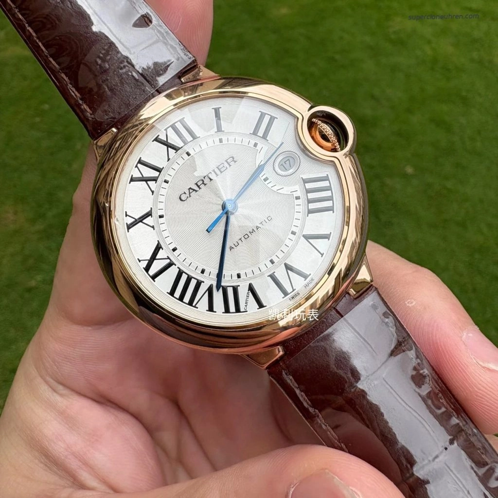 Premium Replica Uhr Cartier Ballon Bleu WGBB0017 Roségold mit blauen Zeigern 42mm