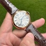 Premium Replica Uhr Cartier Ballon Bleu WGBB0017 Roségold mit blauen Zeigern 42mm
