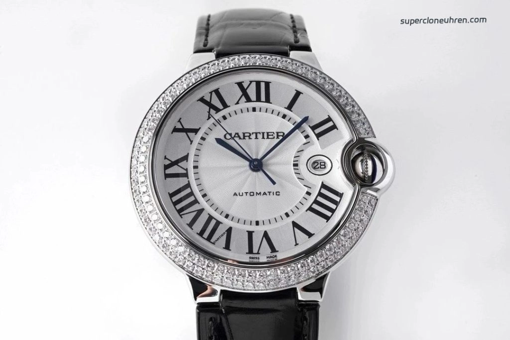 Premium Replica Uhr Cartier Ballon Bleu WE900951 aus Edelstahl mit Diamantbesatz 42mm