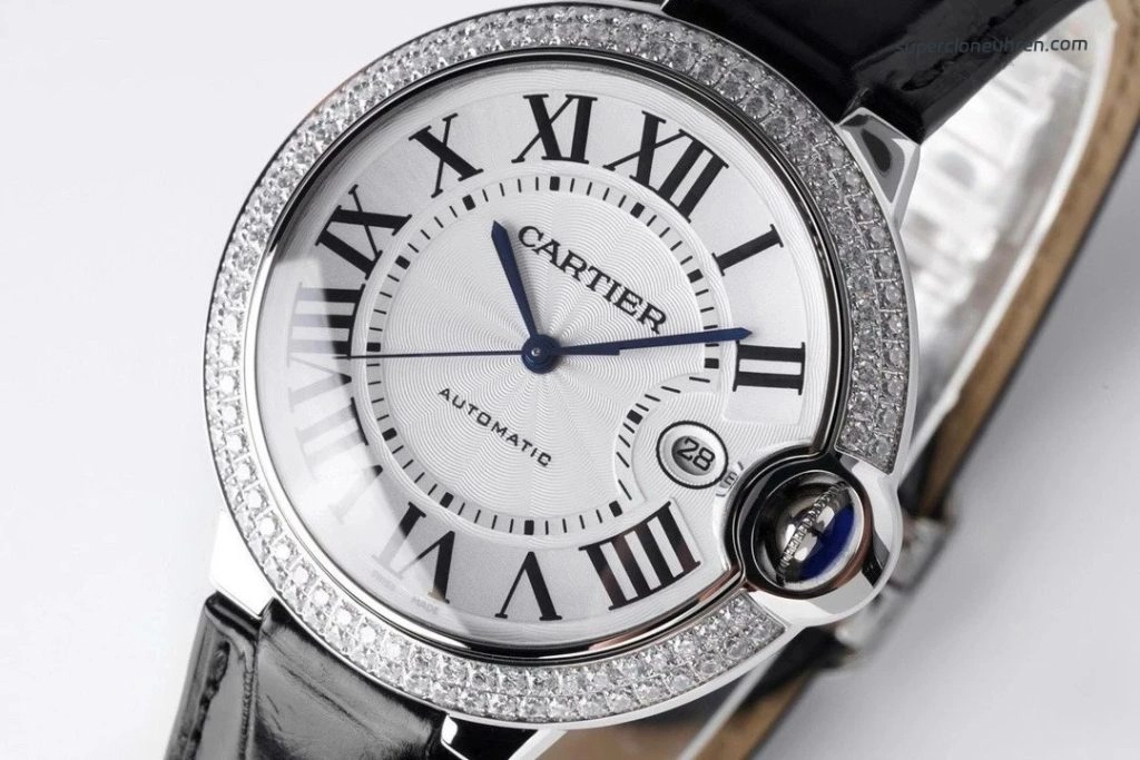 Premium Replica Uhr Cartier Ballon Bleu WE900951 aus Edelstahl mit Diamantbesatz 42mm