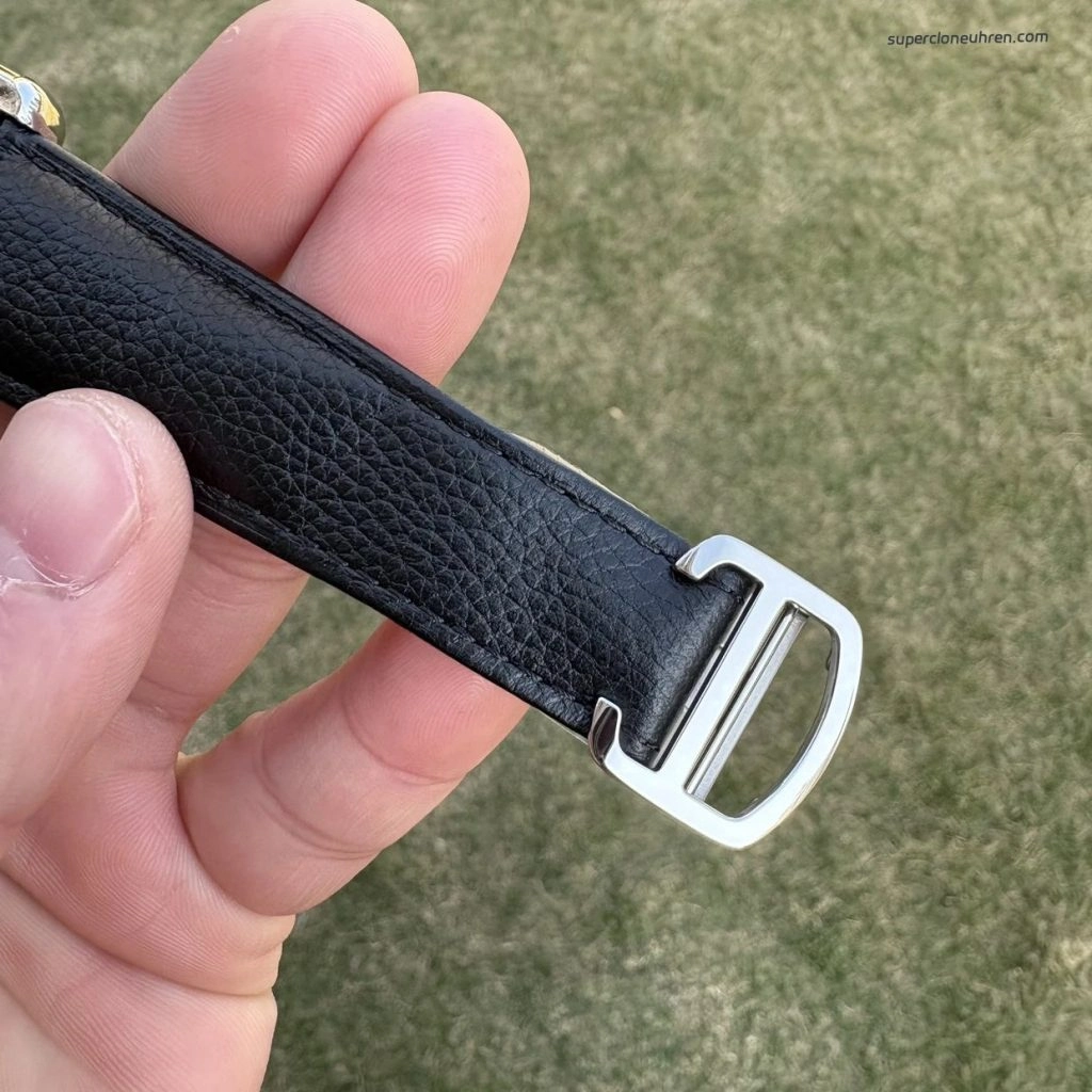 Super Clone Cartier Tank Solo WSTA0029 silbernes Gehäuse mit schwarzem Lederband 27×34 mm