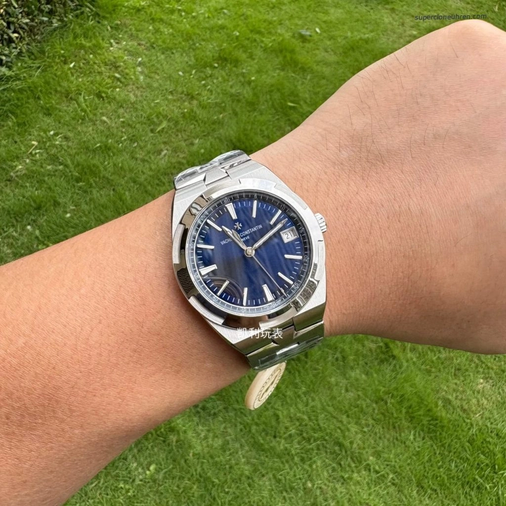 1:1 Super Clone Uhr Vacheron Constantin Overseas 4500V/110A-B128 blaues Zifferblatt Edelstahl 41 mm