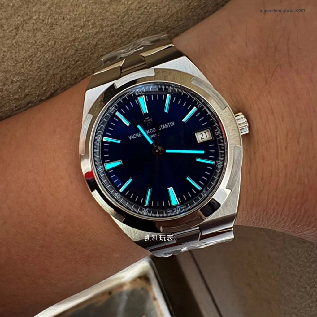 1:1 Super Clone Uhr Vacheron Constantin Overseas 4500V/110A-B128 blaues Zifferblatt Edelstahl 41 mm