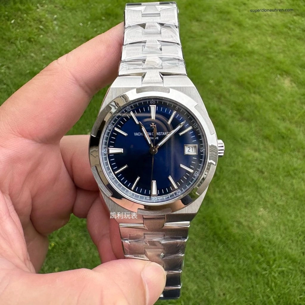 1:1 Super Clone Uhr Vacheron Constantin Overseas 4500V/110A-B128 blaues Zifferblatt Edelstahl 41 mm