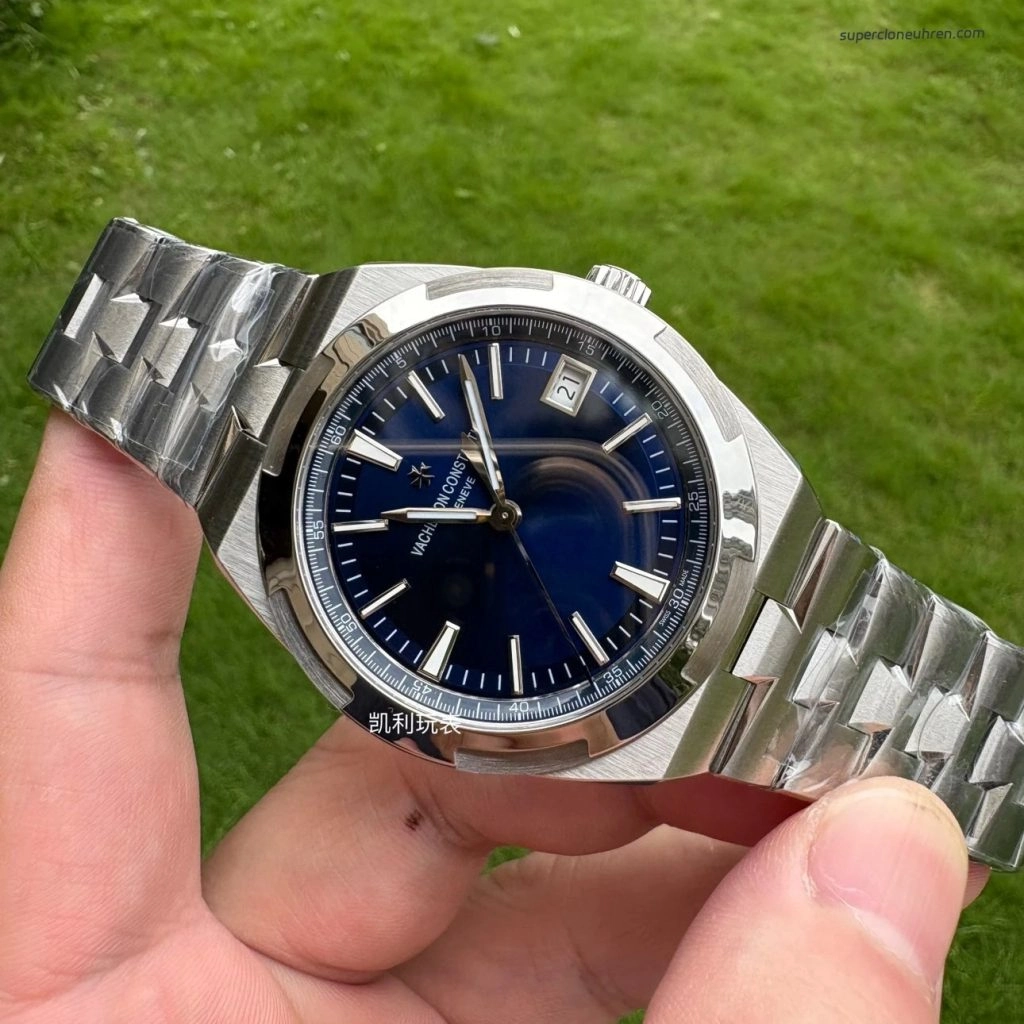 1:1 Super Clone Uhr Vacheron Constantin Overseas 4500V/110A-B128 blaues Zifferblatt Edelstahl 41 mm
