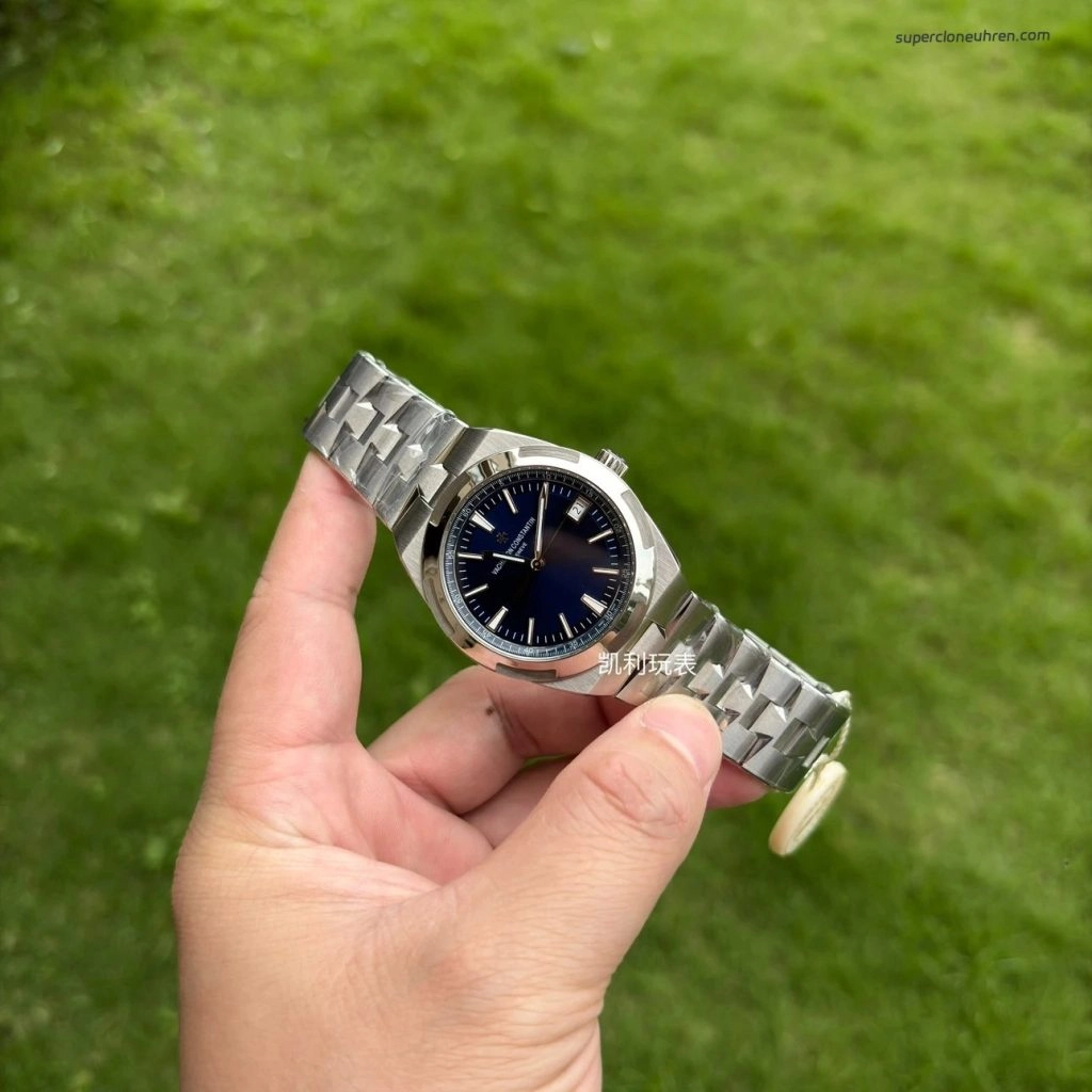 1:1 Super Clone Uhr Vacheron Constantin Overseas 4500V/110A-B128 blaues Zifferblatt Edelstahl 41 mm