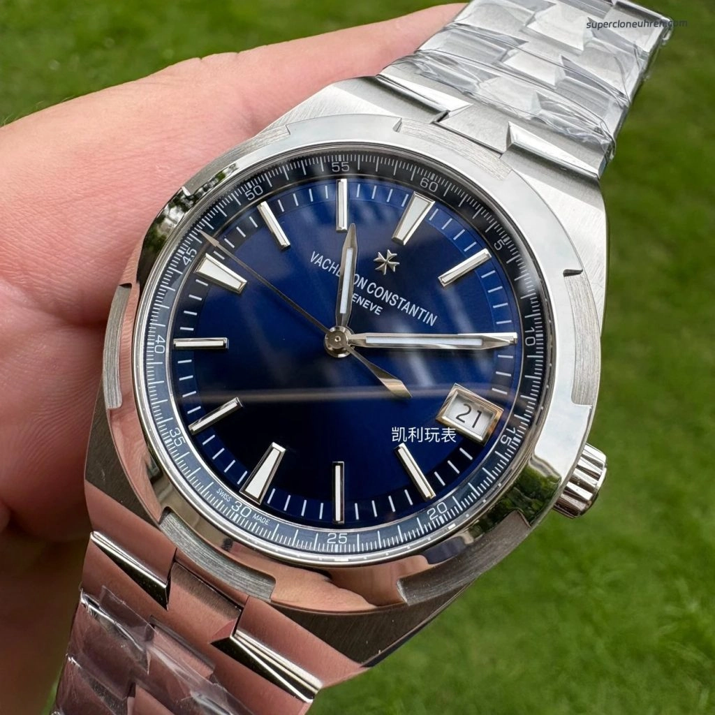 1:1 Super Clone Uhr Vacheron Constantin Overseas 4500V/110A-B128 blaues Zifferblatt Edelstahl 41 mm