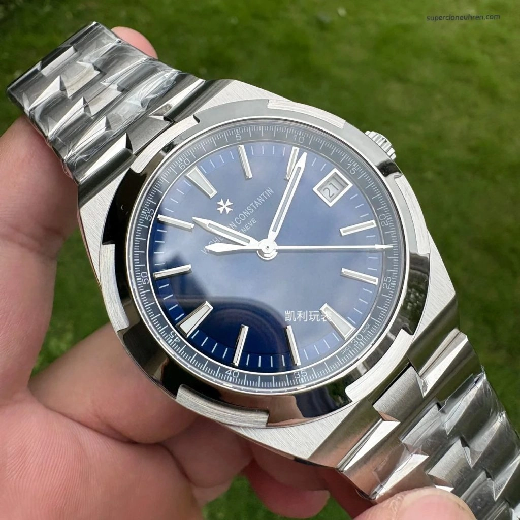 1:1 Super Clone Uhr Vacheron Constantin Overseas 4500V/110A-B128 blaues Zifferblatt Edelstahl 41 mm