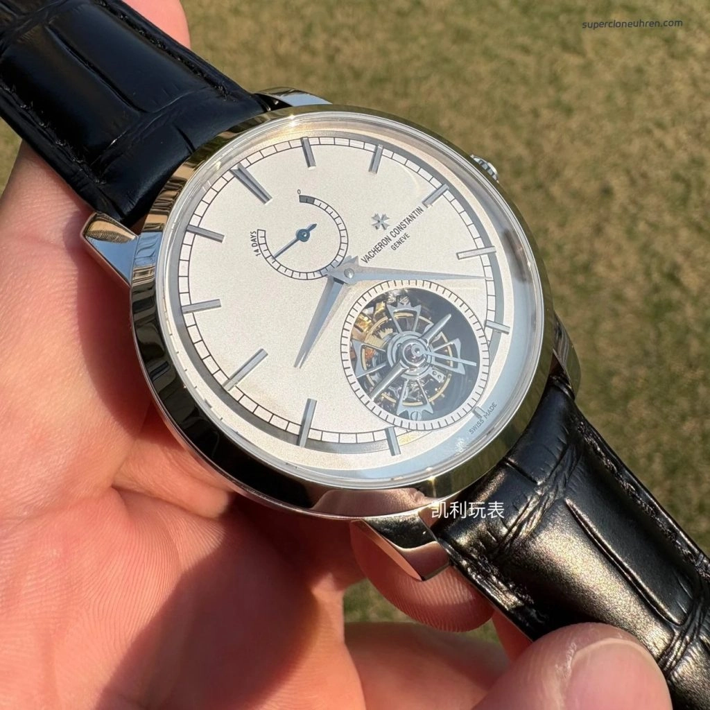 Premium Replica Uhr Vacheron Constantin Traditionnelle 89000/000P-9843 mit Tourbillon 42 mm