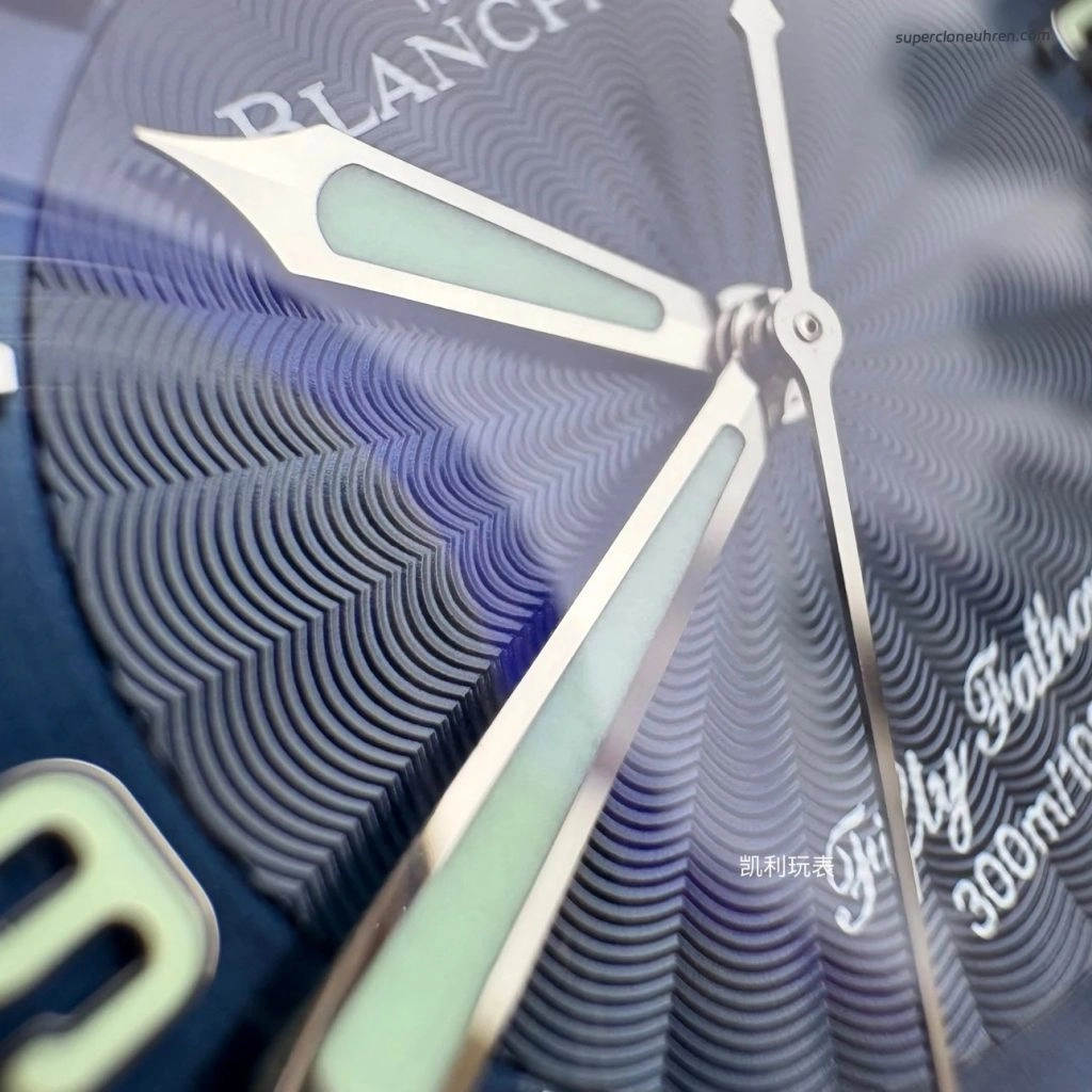 Premium Replica Uhr Blancpain Fifty Fathoms 5015D-1140-52B blaues Zifferblatt Edelstahl 45mm