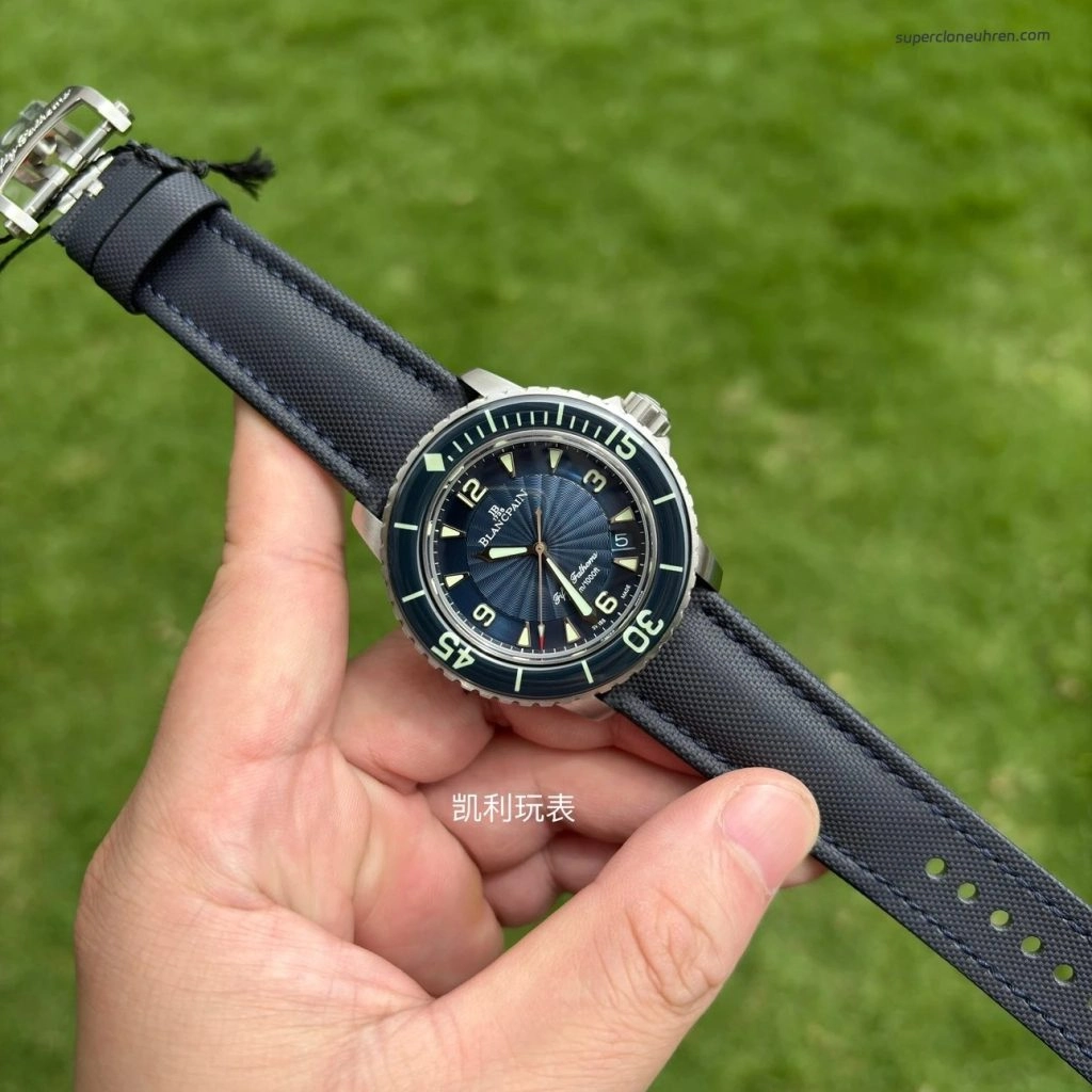 Premium Replica Uhr Blancpain Fifty Fathoms 5015D-1140-52B blaues Zifferblatt Edelstahl 45mm