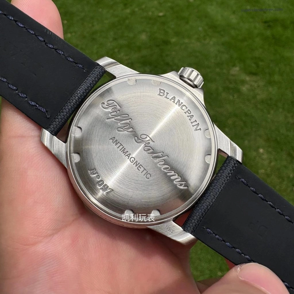 Premium Replica Uhr Blancpain Fifty Fathoms 5015D-1140-52B blaues Zifferblatt Edelstahl 45mm
