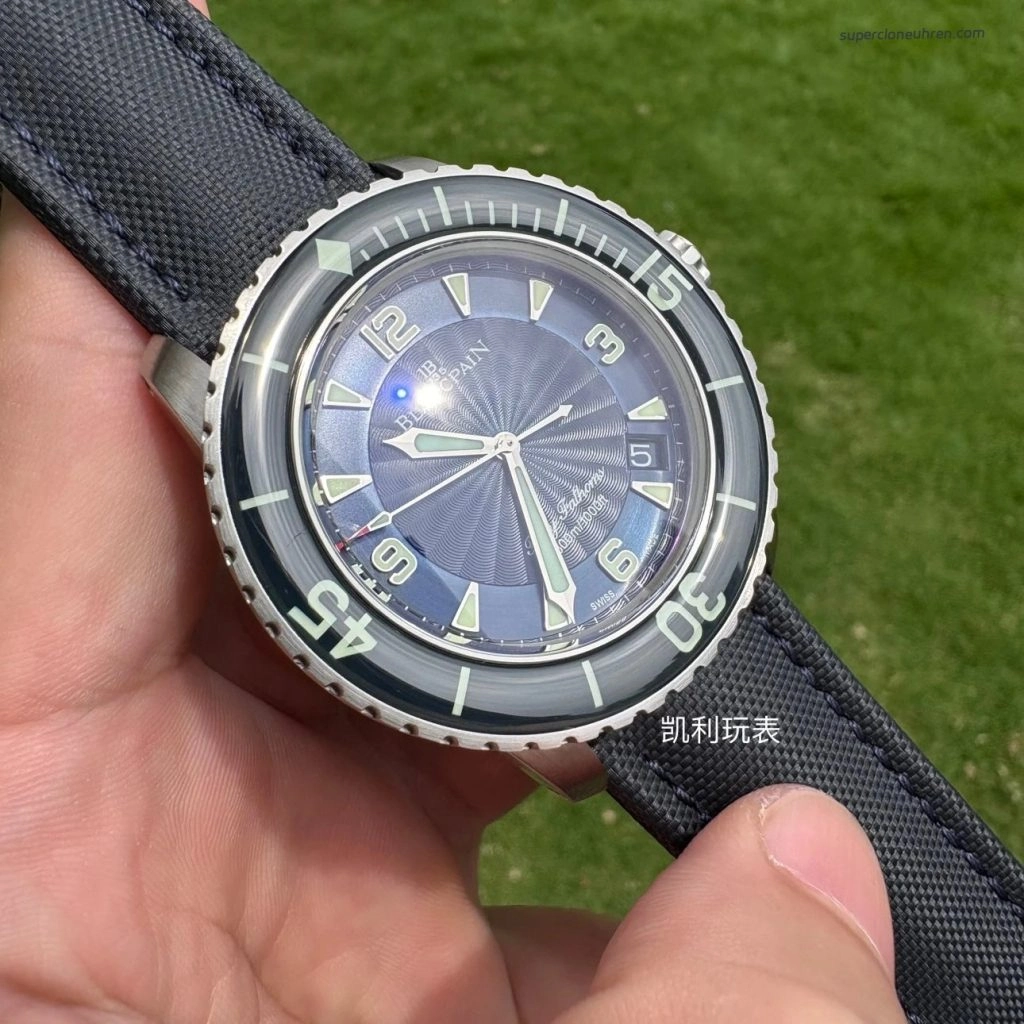 Premium Replica Uhr Blancpain Fifty Fathoms 5015D-1140-52B blaues Zifferblatt Edelstahl 45mm