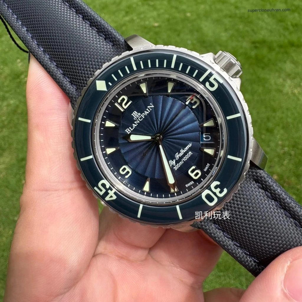 Premium Replica Uhr Blancpain Fifty Fathoms 5015D-1140-52B blaues Zifferblatt Edelstahl 45mm