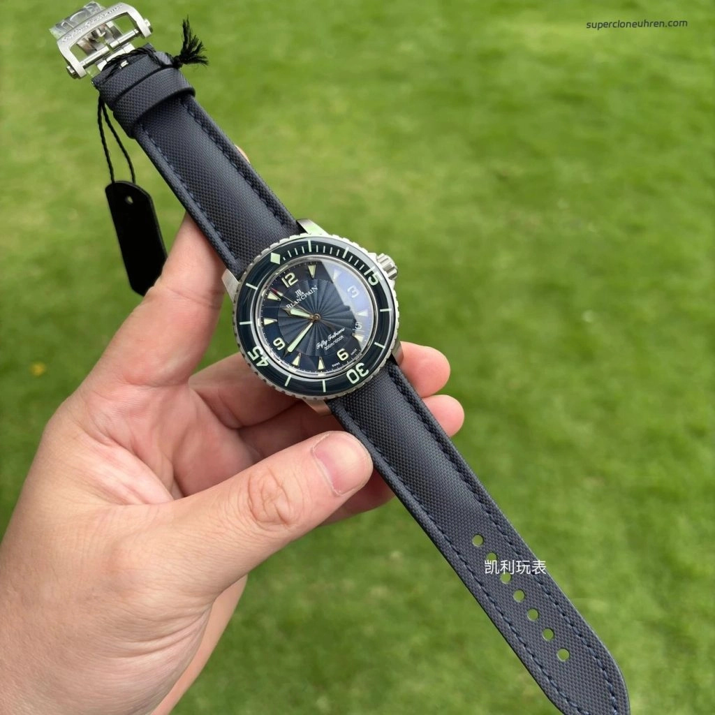 Premium Replica Uhr Blancpain Fifty Fathoms 5015D-1140-52B blaues Zifferblatt Edelstahl 45mm