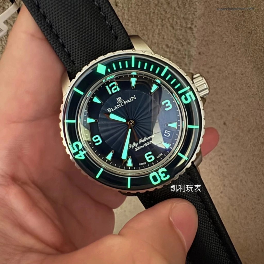 Premium Replica Uhr Blancpain Fifty Fathoms 5015D-1140-52B blaues Zifferblatt Edelstahl 45mm
