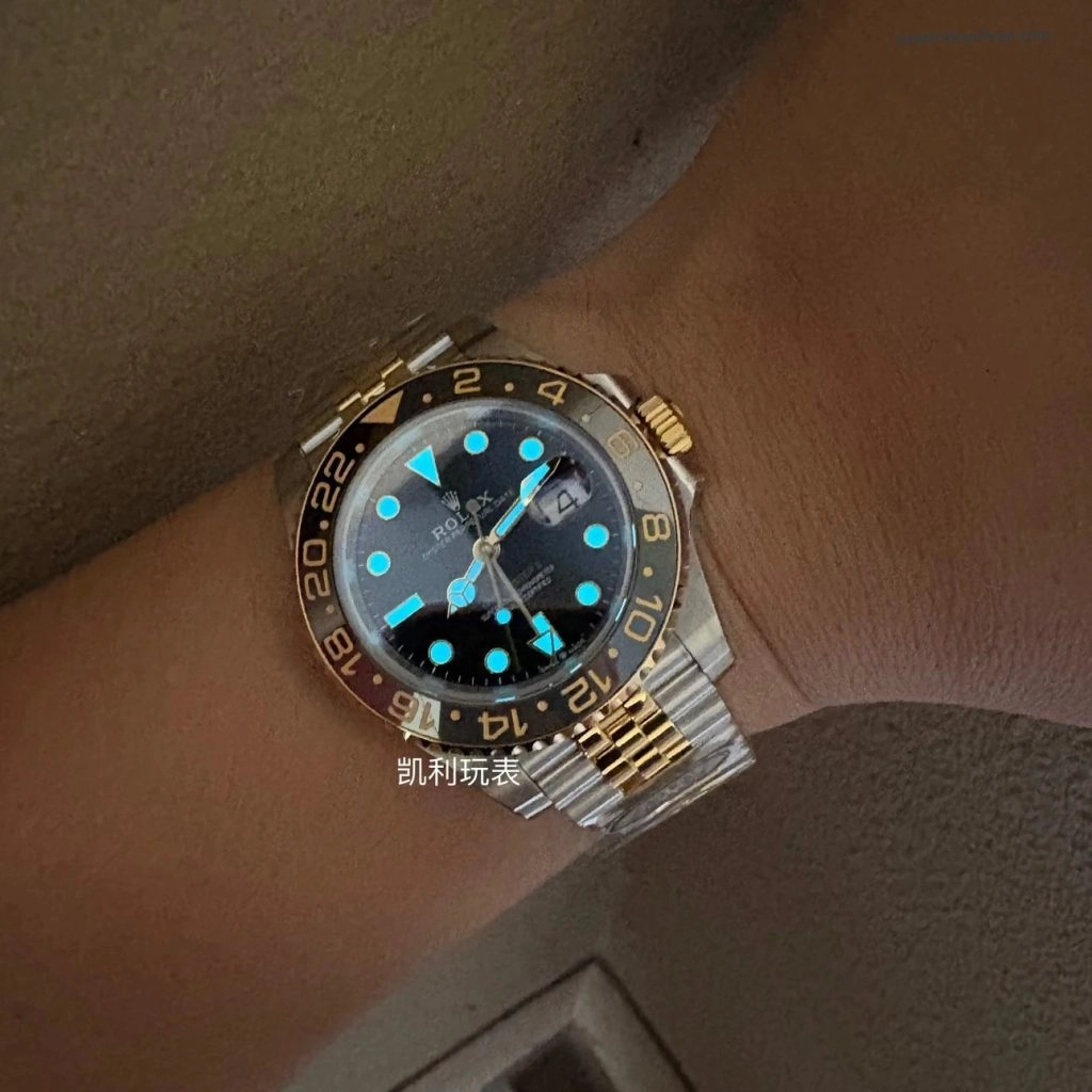 Premium Replica Uhr Rolex GMT-Master II 126713 Bicolor Oysterstahl 40mm