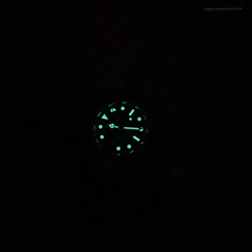 Super Clone Rolex GMT-Master II m126720vtnr-0002 mit grün-schwarzer Lünette und Jubilee-Band 40mm
