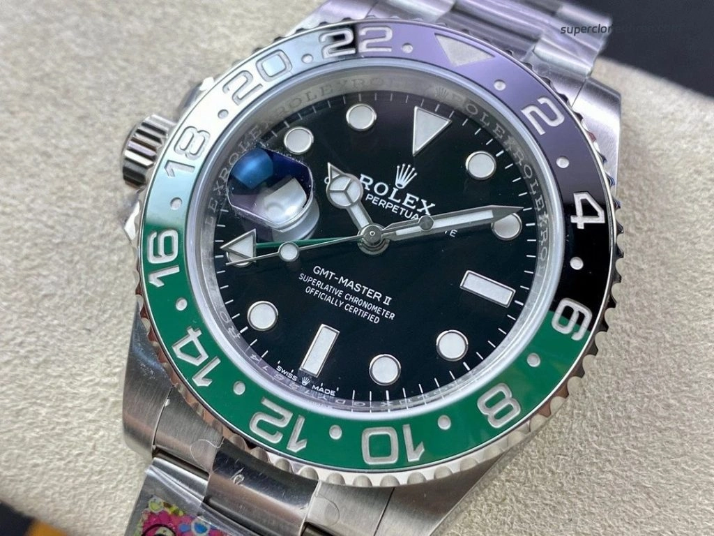 Super Clone Rolex GMT-Master II m126720vtnr-0002 mit grün-schwarzer Lünette und Jubilee-Band 40mm