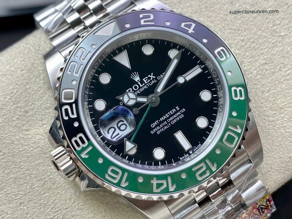 Super Clone Rolex GMT-Master II m126720vtnr-0002 mit grün-schwarzer Lünette und Jubilee-Band 40mm