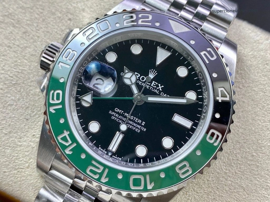 Super Clone Rolex GMT-Master II m126720vtnr-0002 mit grün-schwarzer Lünette und Jubilee-Band 40mm