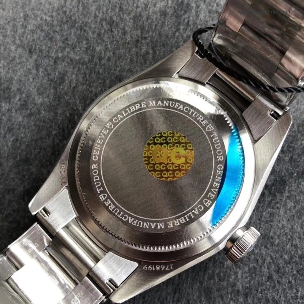 Super Clone Tudor Black Bay M79830RB-0001 mit rot-blauer Pepsi-Lünette 41mm