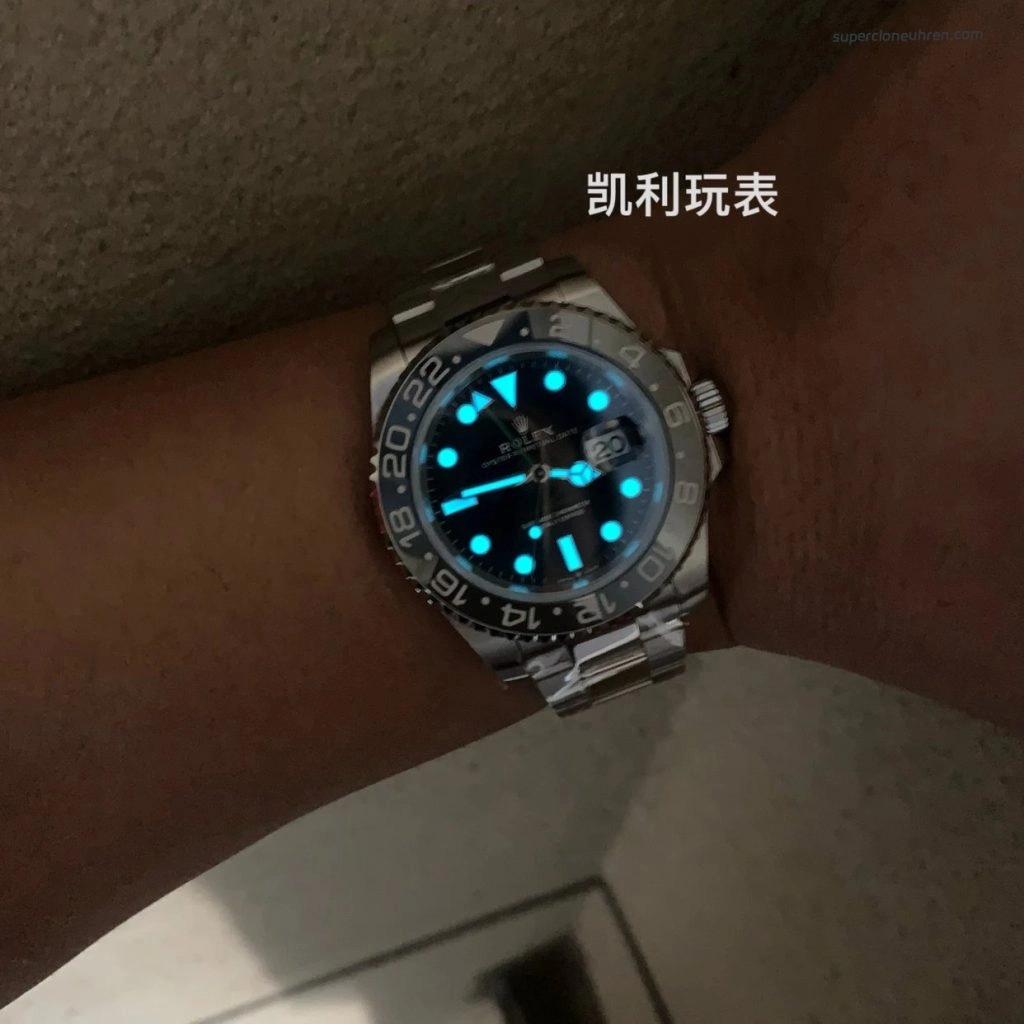 Premium Replica Uhr Rolex GMT-Master II 126710GRNR schwarz-graue Lünette 40 mm