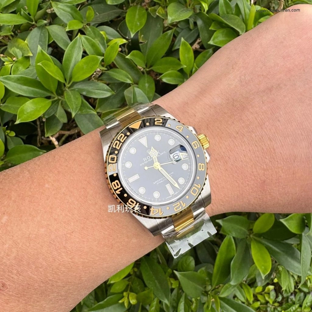 Premium Replica Uhr Rolex GMT-Master II 116713-LN-78203 Bicolor mit grünem GMT-Zeiger 40 mm