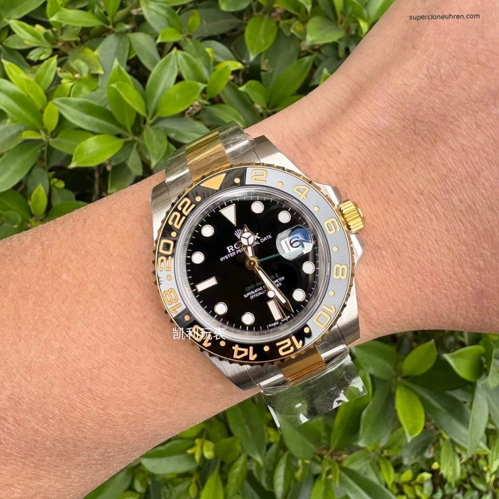 Premium Replica Uhr Rolex GMT-Master II 116713-LN-78203 Bicolor mit grünem GMT-Zeiger 40 mm