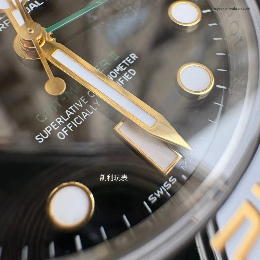 Premium Replica Uhr Rolex GMT-Master II 116713-LN-78203 Bicolor mit grünem GMT-Zeiger 40 mm