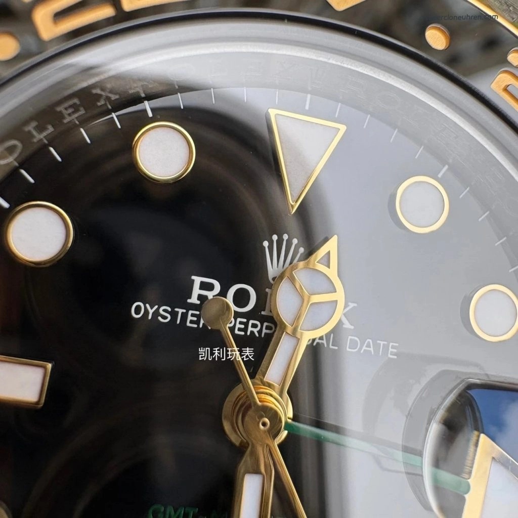 Premium Replica Uhr Rolex GMT-Master II 116713-LN-78203 Bicolor mit grünem GMT-Zeiger 40 mm