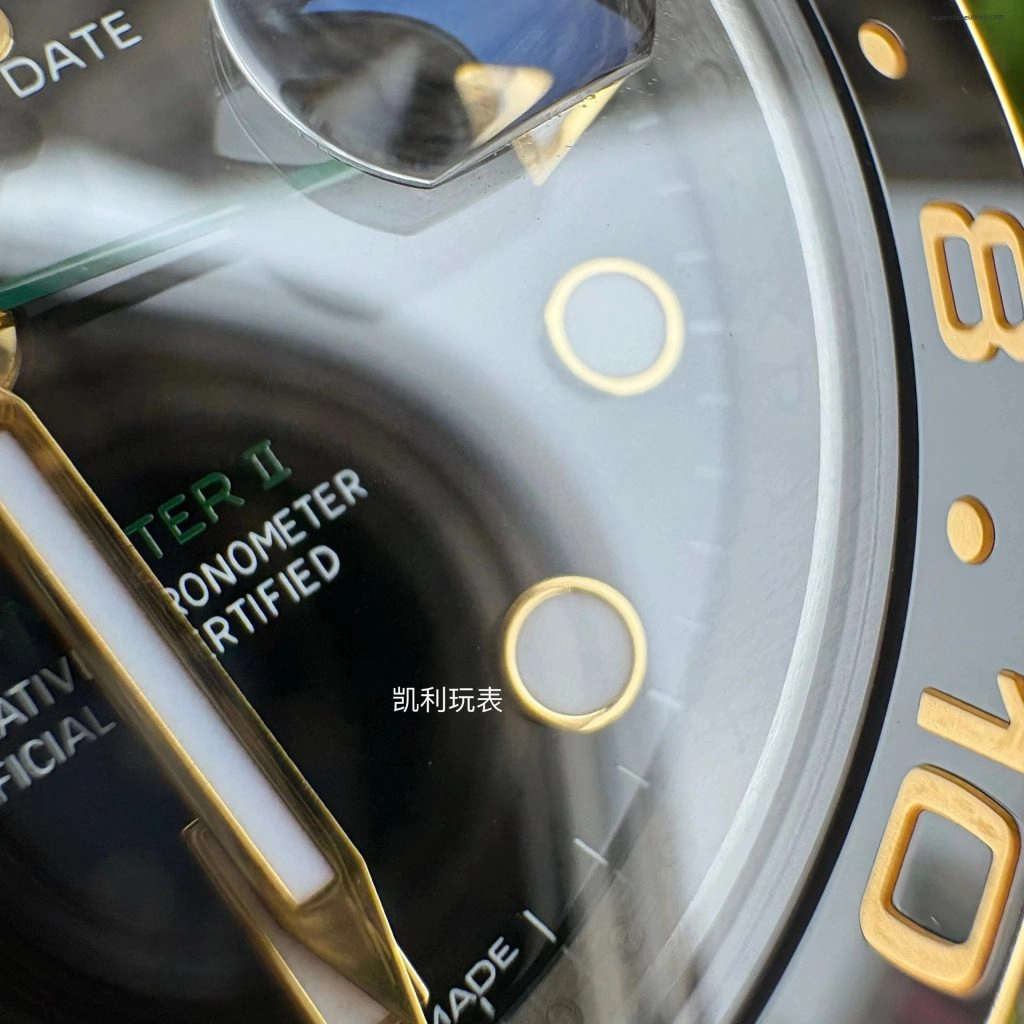 Premium Replica Uhr Rolex GMT-Master II 116713-LN-78203 Bicolor mit grünem GMT-Zeiger 40 mm